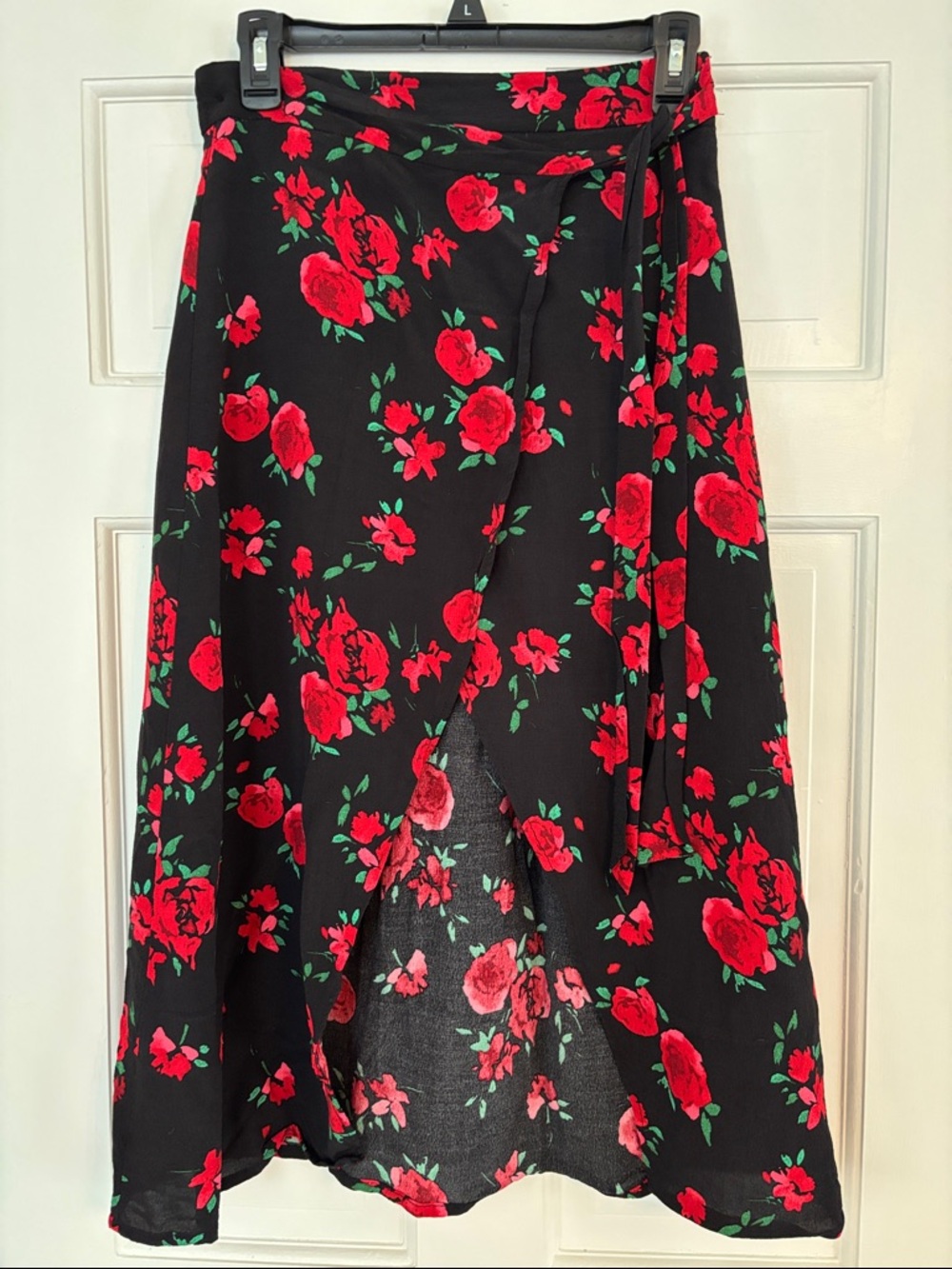 Bershka Black Boho Chic Wrap Midi Skirt with Red Floral Print size:M